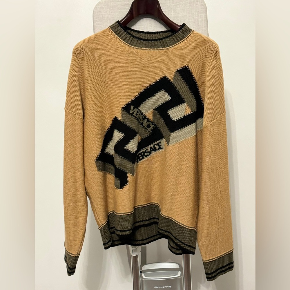 Versace Men’s Sweater – Timeless Elegance with a Bold Edge